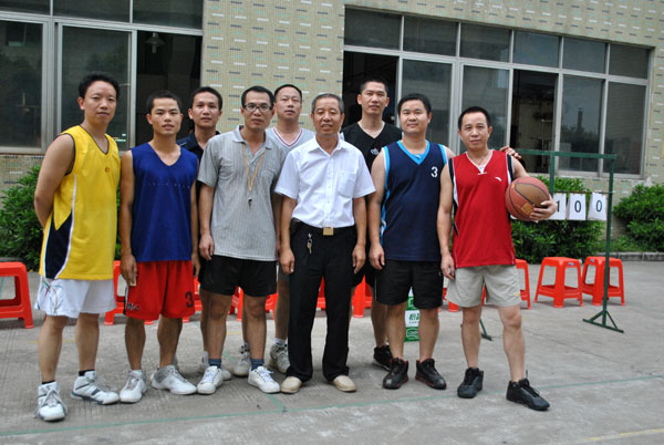 兴联盈公司与在粤邵阳籍乡友举行篮球友谊赛